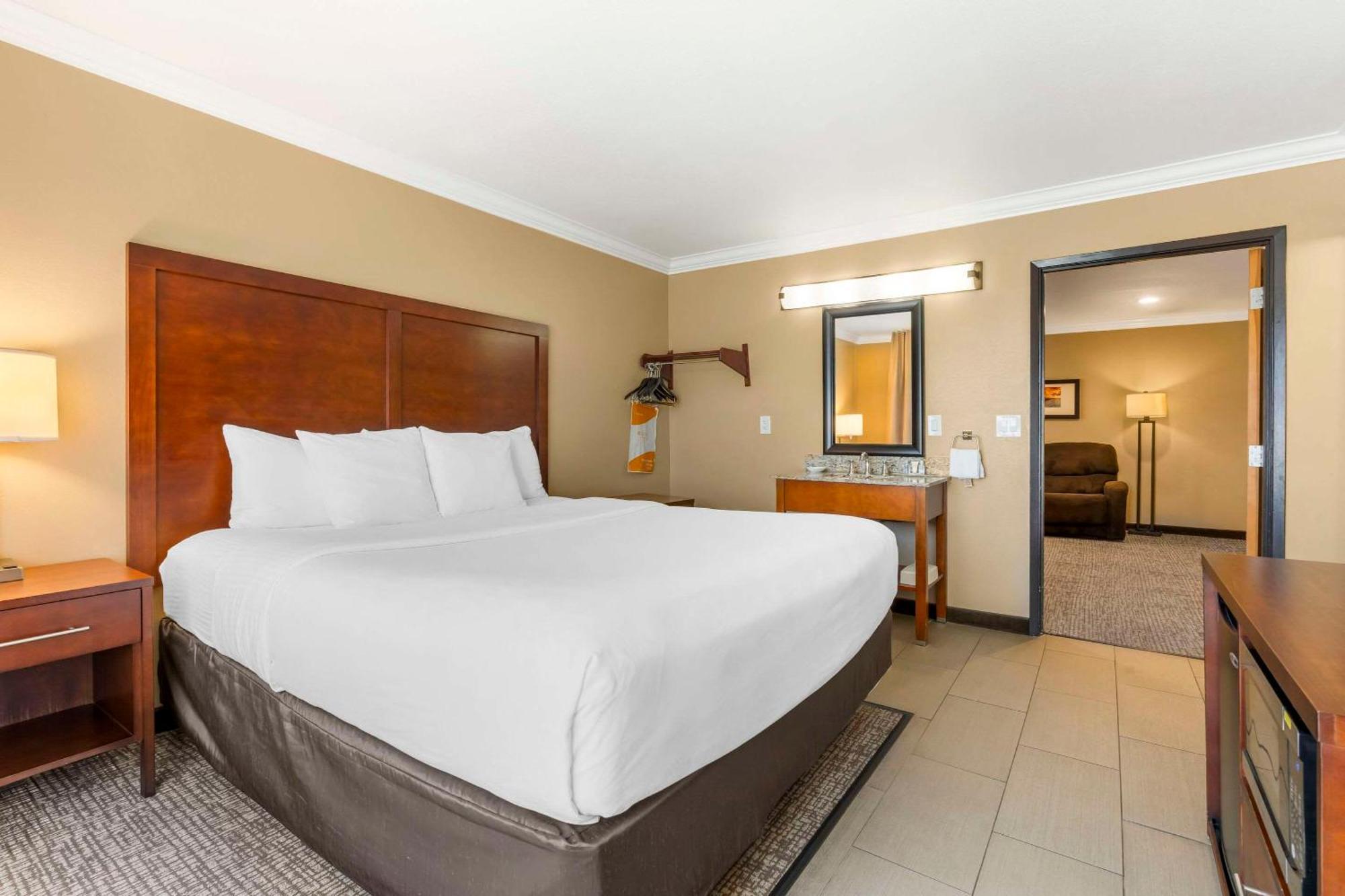 Comfort Inn & Suites Redwood Country Fortuna Εξωτερικό φωτογραφία