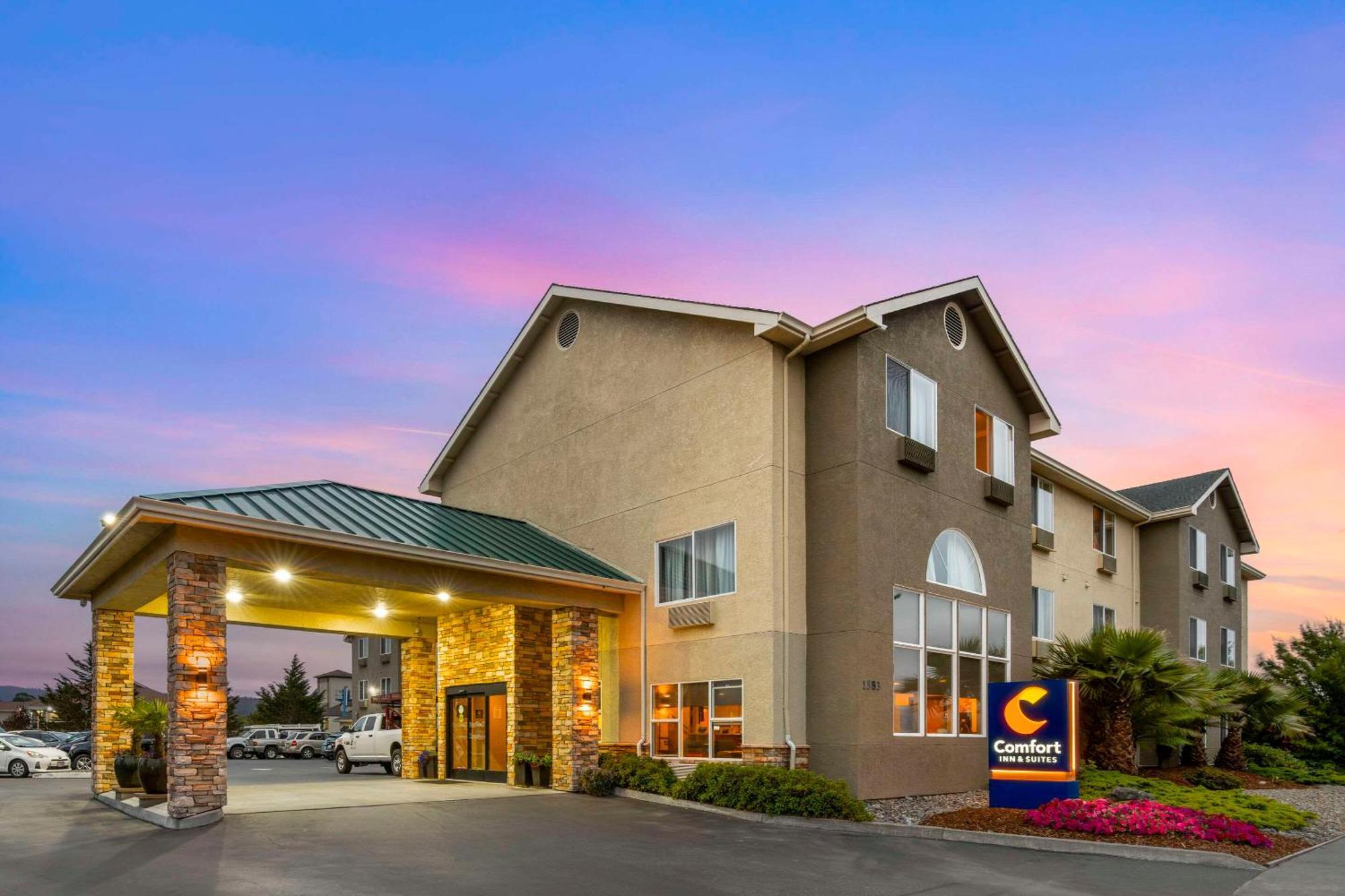 Comfort Inn & Suites Redwood Country Fortuna Εξωτερικό φωτογραφία