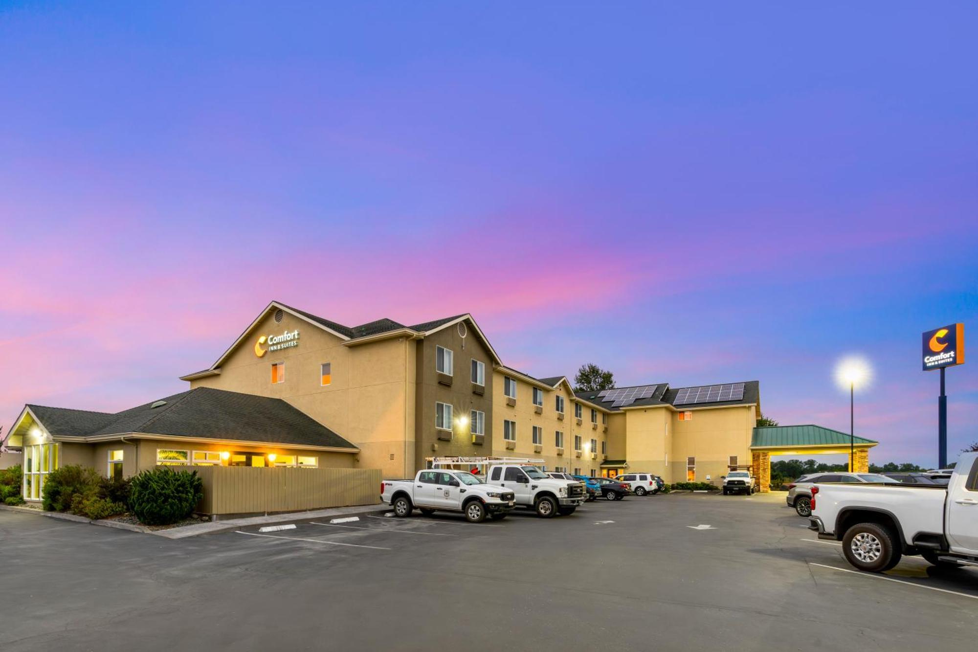 Comfort Inn & Suites Redwood Country Fortuna Εξωτερικό φωτογραφία