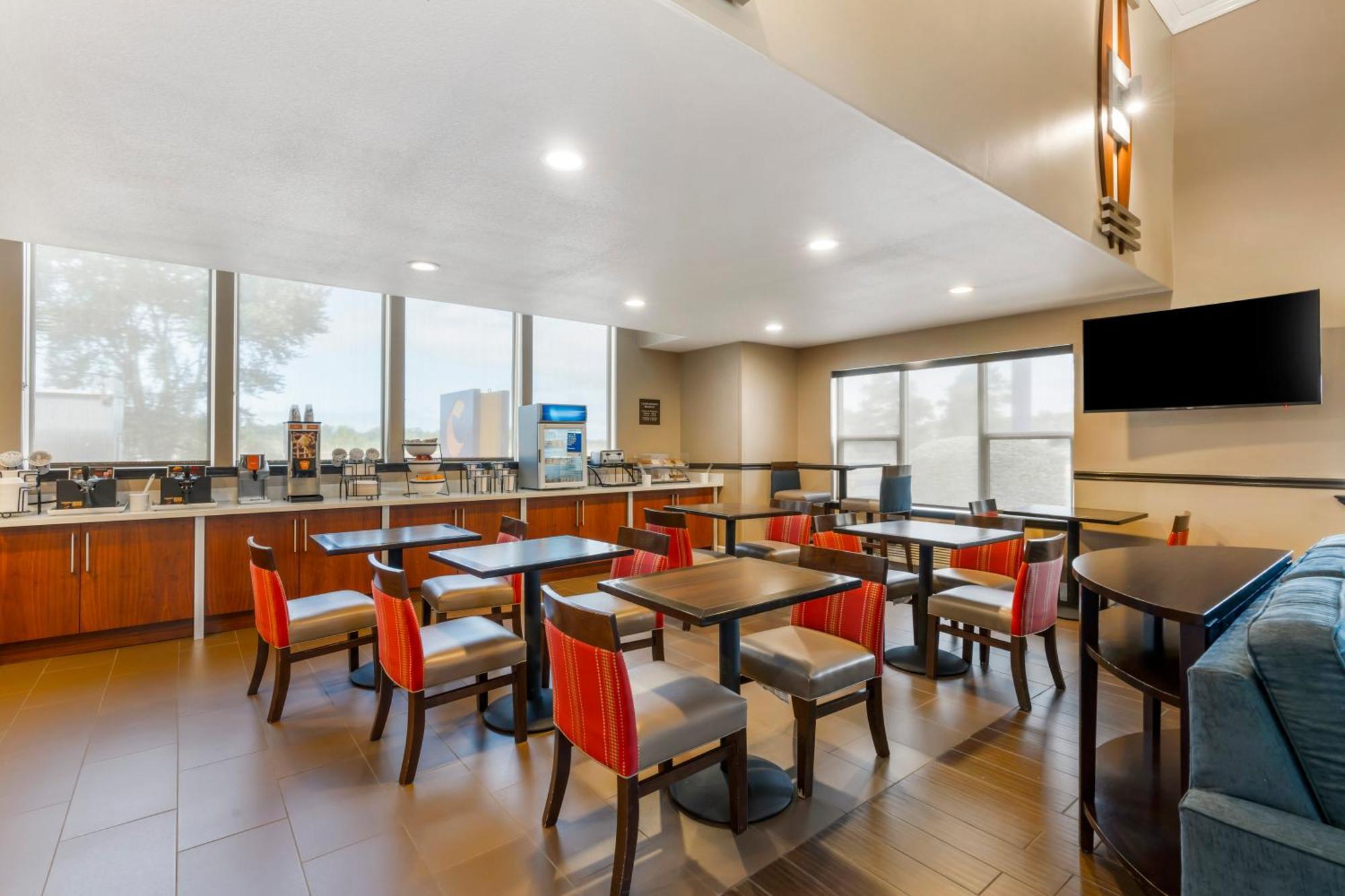 Comfort Inn & Suites Redwood Country Fortuna Εξωτερικό φωτογραφία